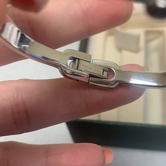 💥SALE💥Authentic Gucci Watch Mother Pearl 6800L🌸 - Picture 12 of 17